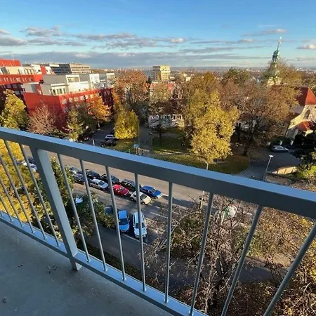 Panoramic Floor Flat Across The Metro Daire Prag