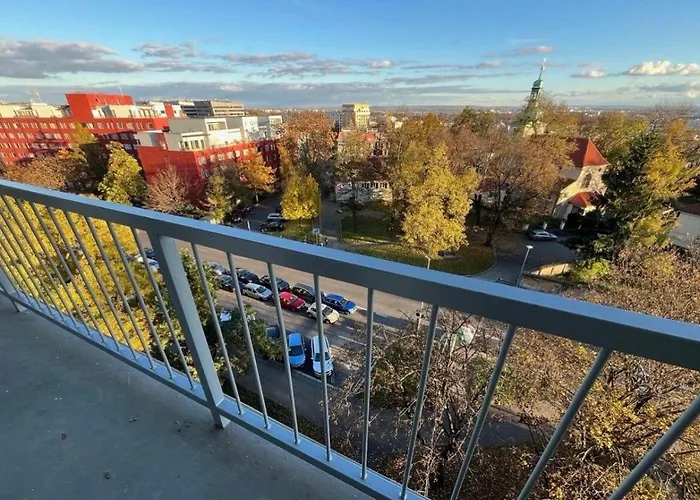 Panoramic Floor Flat Across The Metro Daire Prag